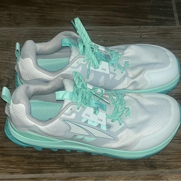 Altra Women's Lone Peak 7 Trail Athletic Shoes in White and Mint - Picture 1 of 6